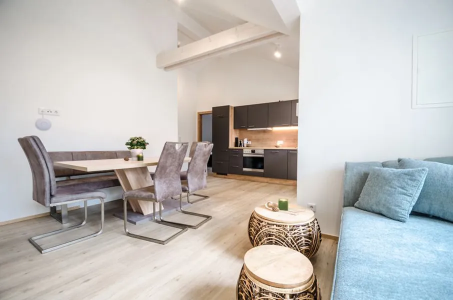 Apartmán se 2 ložnicemi a balkonem/terasou