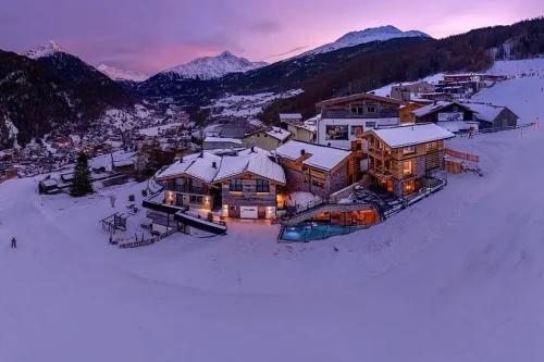 10441-Chalets & App The Peak Sölden