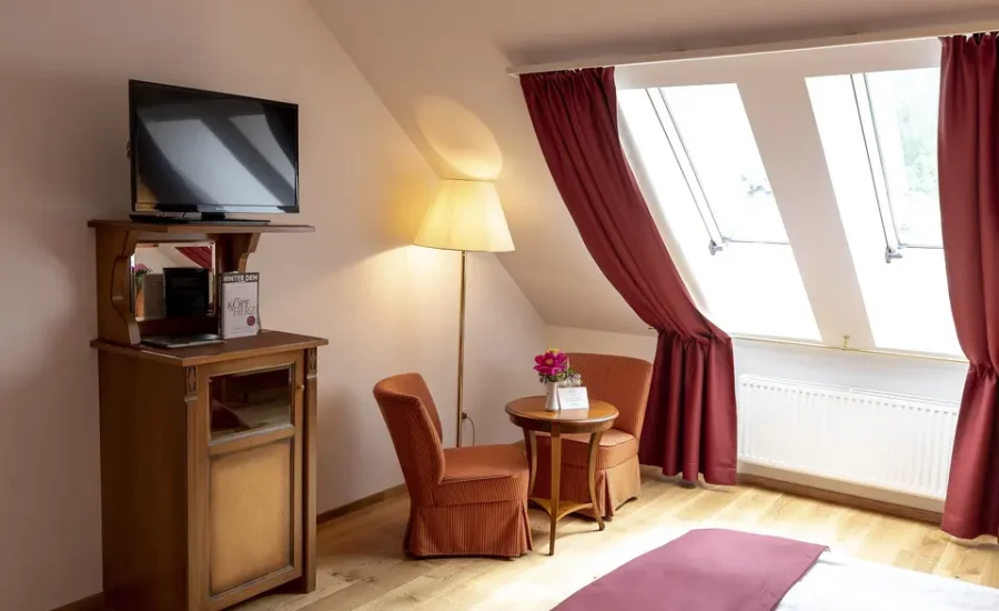 Hotel Mansardenzimmer 4*